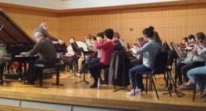 大学管弦乐团与波切里尼和普契尼音乐学院的成员合作